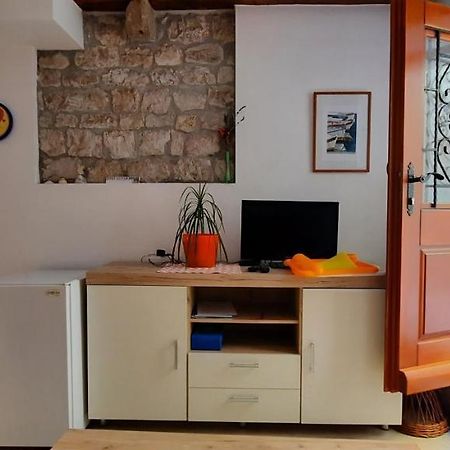 Apartment Lucija Cres Luaran gambar