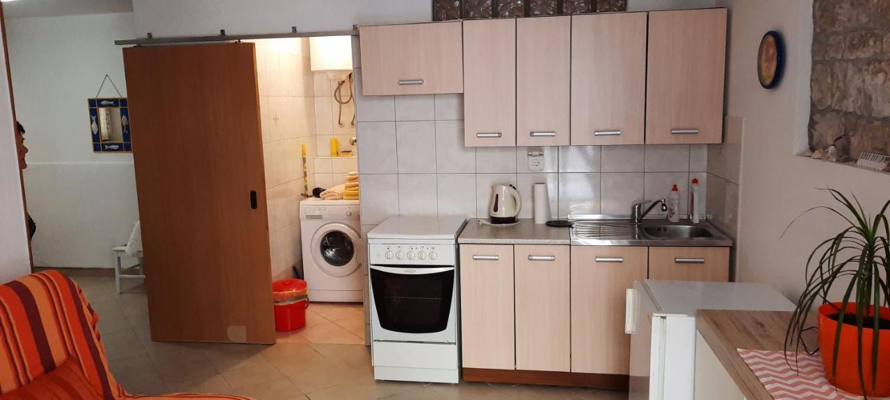 Apartment Lucija Cres Luaran gambar