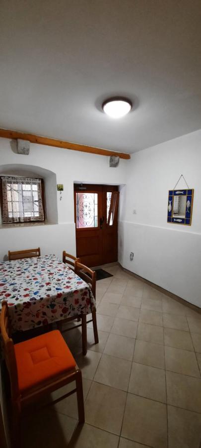 Apartment Lucija Cres Luaran gambar