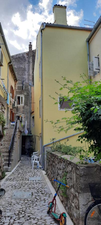 Apartment Lucija Cres Luaran gambar