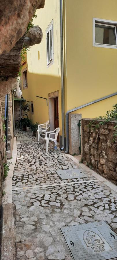 Apartment Lucija Cres Luaran gambar